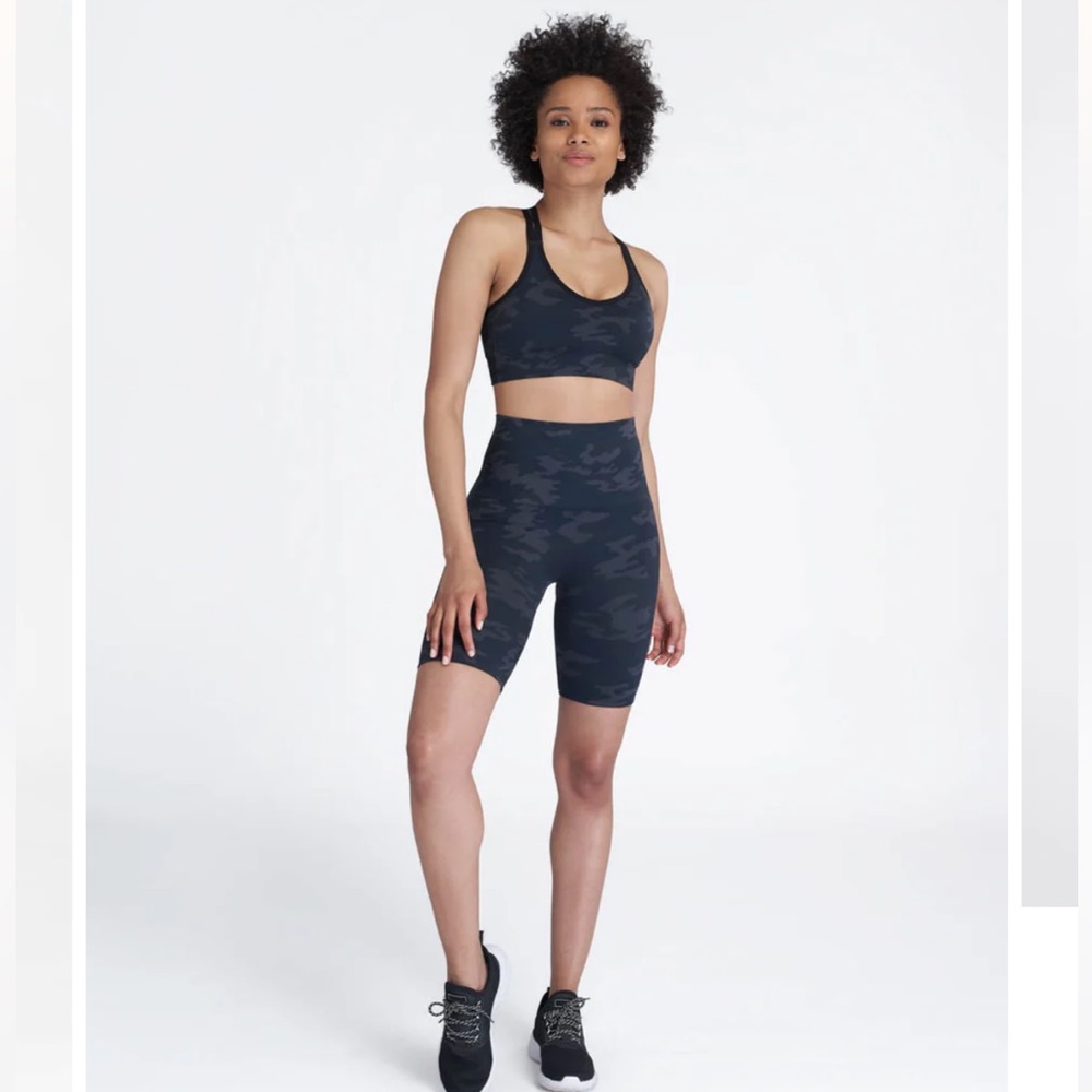Spanx Look at Me Now Bike Short in BLACK CAMO, NWT, Size Medium and X-large